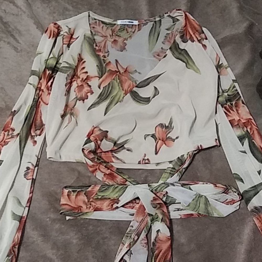 Long sleeve crop top